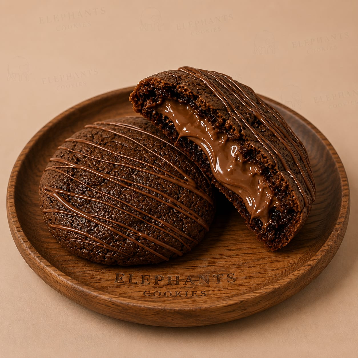 Cookie Nutella Rellena — la Nutella corre al morderla
